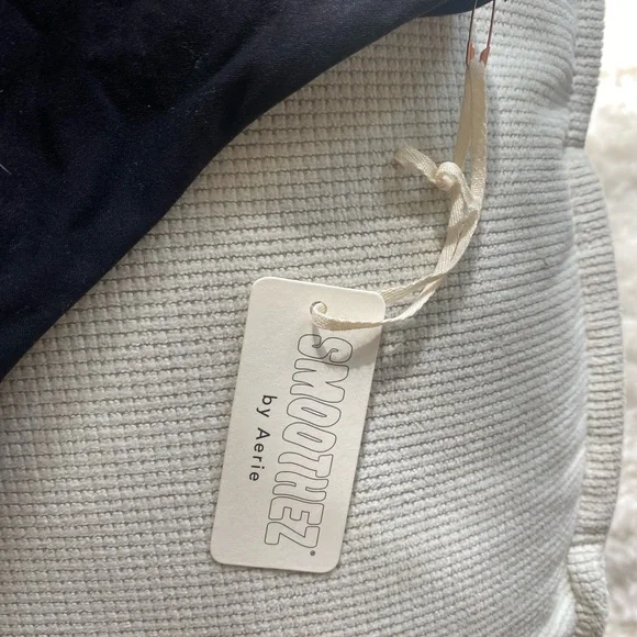 Aerie SmoothEZ Plunge Bodysuit - Picture 3 of 11